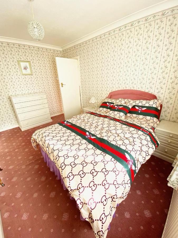 Willa Barking London House Sleeps 12 - Parking - Train Tube - Airport Zewnętrze zdjęcie