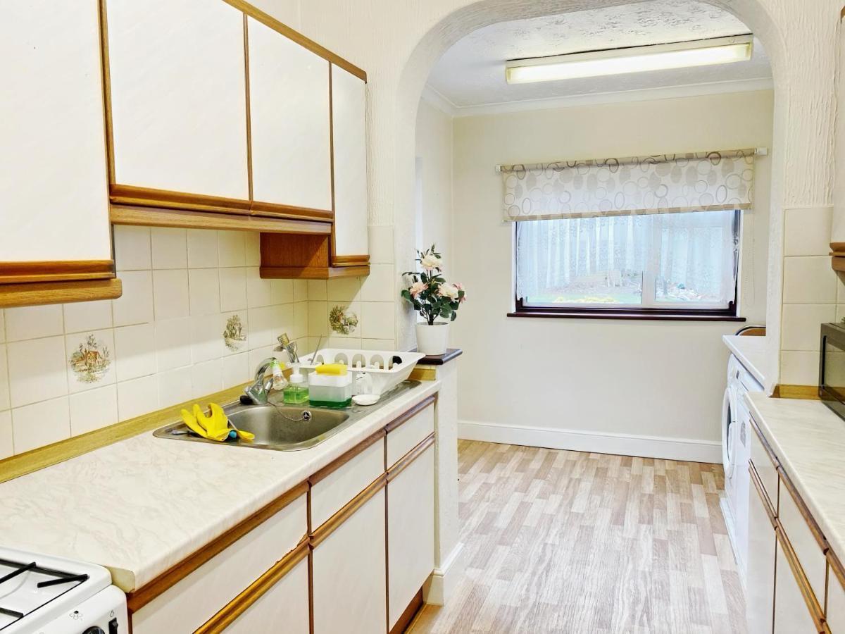Willa Barking London House Sleeps 12 - Parking - Train Tube - Airport Zewnętrze zdjęcie